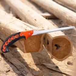 d`élagage de jardin à métaux Couper les branches pour la