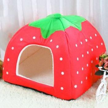 Strawberry Shaped Foldable Short Plush Pet Nest