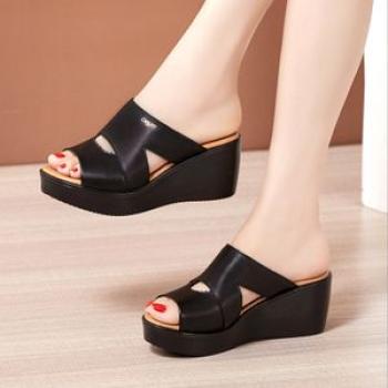 New rhinestone women`s heeled sandals - black
