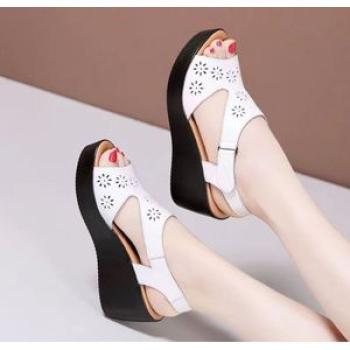 Women`s heeled sandals-White