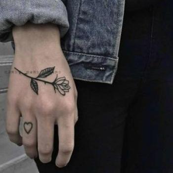 Tattoo stickers waterproof men and women lasting dark roses love back of hand finger Internet celebr