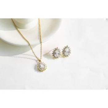 Luxurious Teardrop Zirconia Jewelry Set - Drop Earrings & Pendant Necklace