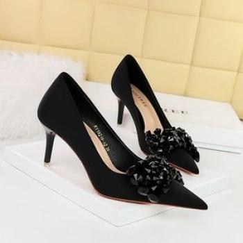 Silks Ladies Pumps Sharp Pointed Diamond Bow Mid Heels For Women Black