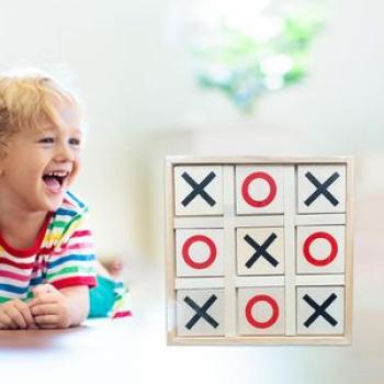 Tic TAC Toe Family Game Wooden Brain Teaser Board Game For Living Room